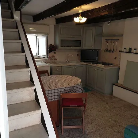 Appartamento Casa Nel Centro Storico Di Sulla Costarella